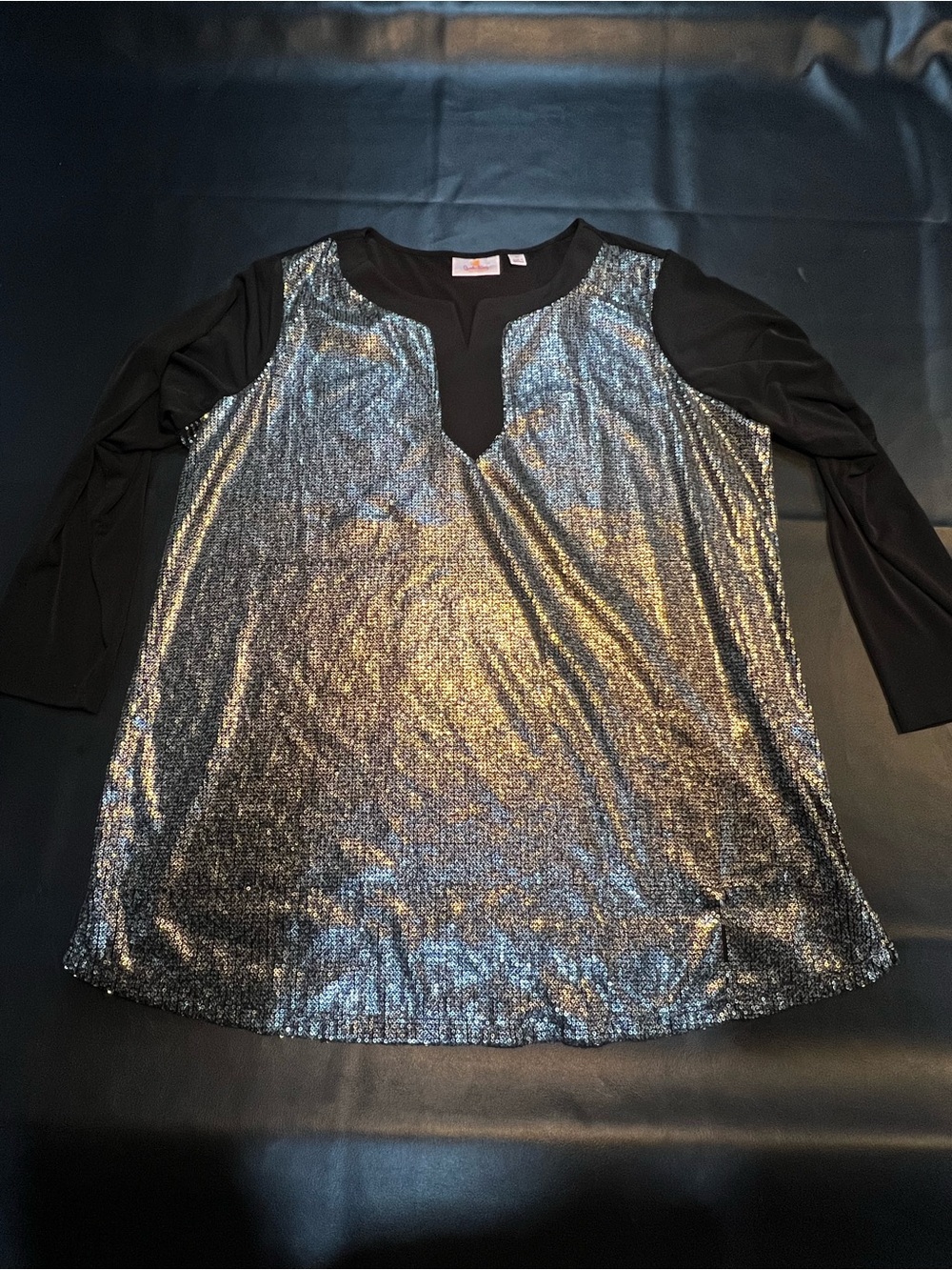Quacker Factory Silver Sequin Front Black Sleeve Top Plus Size 1X
